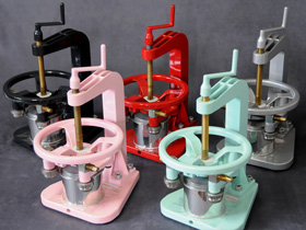 ５色の製缶機